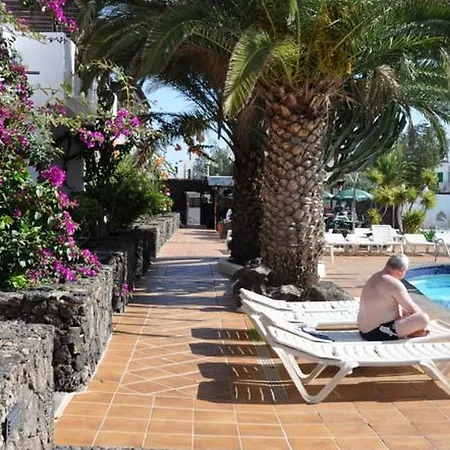 Tulipanes Aparthotel 2*