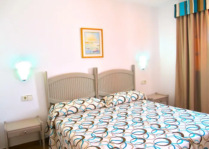 Hotel apartamentowy Tulipanes 2*