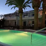 Lägenhetshotell Tulipanes 2*