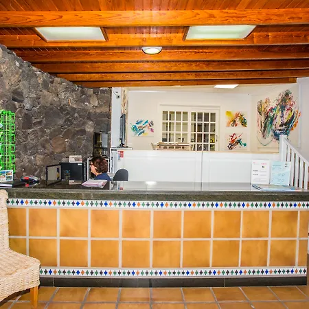 Tulipanes מלון דירות 2*