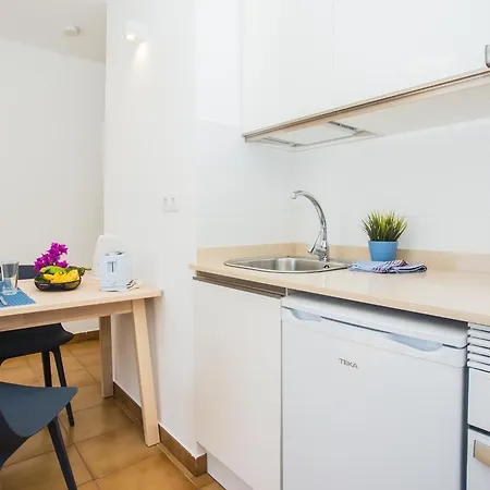 Lägenhetshotell Tulipanes 2*