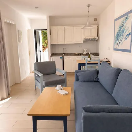 Aparthotel Tulipanes 2*