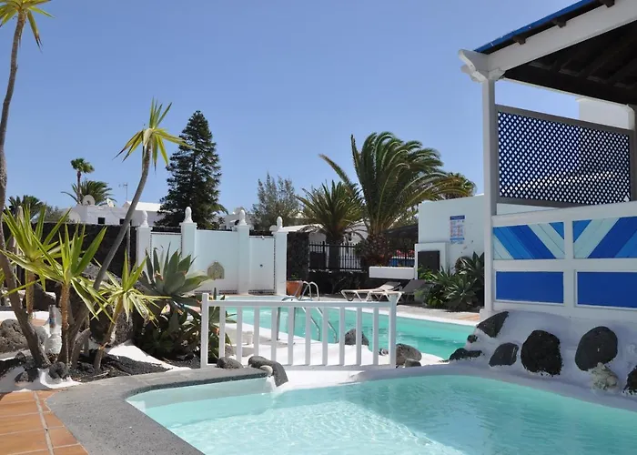 Tulipanes Apartmanhotel 2*