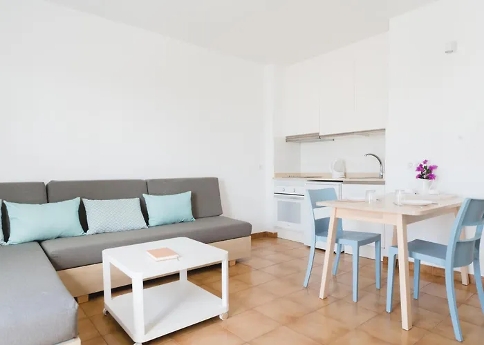 Tulipanes Apartmanhotel Puerto del Carmen